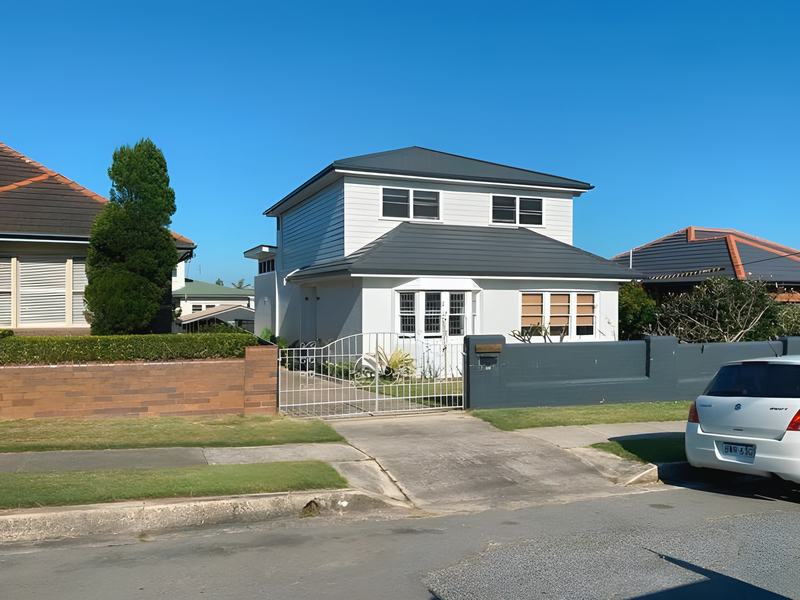 Two storey home exterior by Andrew Lindner Painting, Newcastle painters