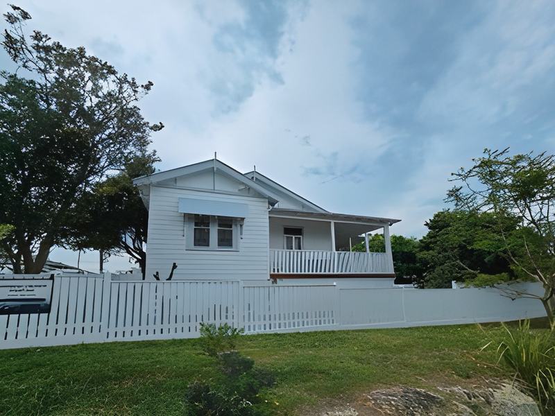 Two storey weatherboard home by Andrew Lindner Painting, Newcastle painters